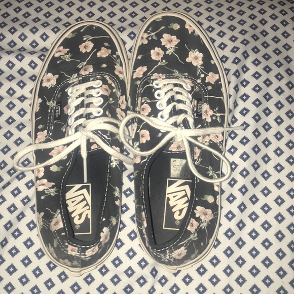 Floral vans - Picture 1 of 4